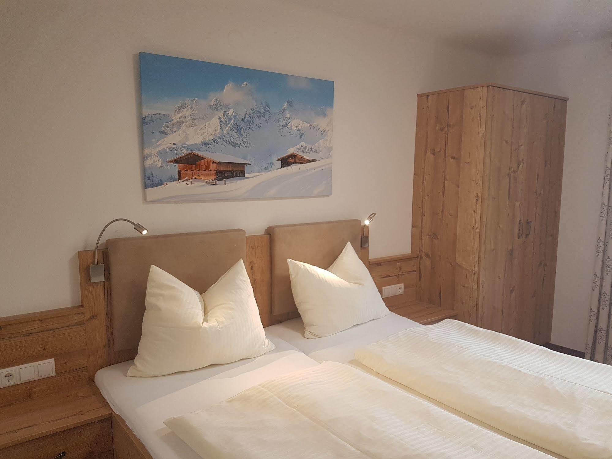 Oberauer Wagrain - Die Eco Familien Hotelpension B&B Екстер'єр фото